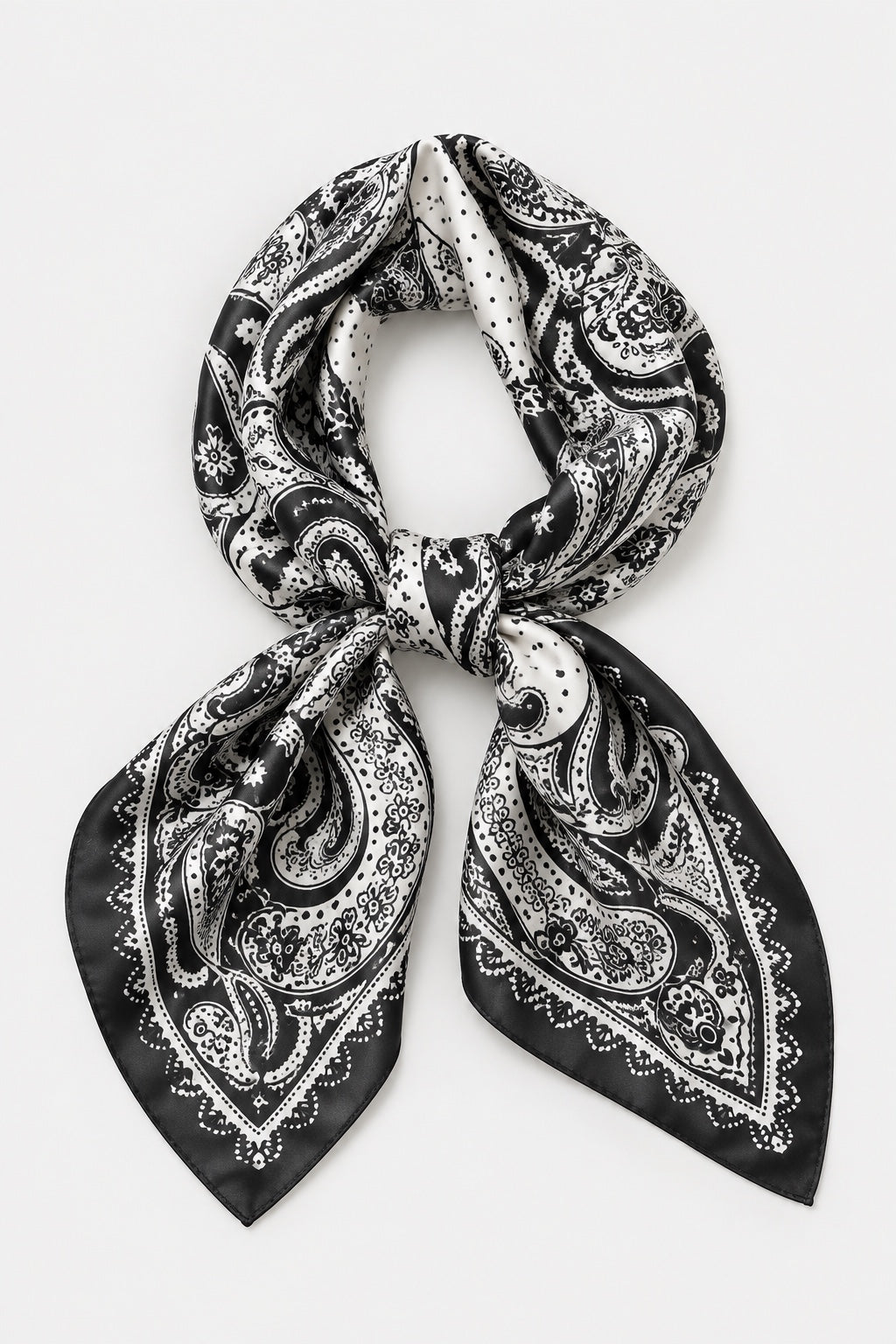 Foulard Carré Satiné — Paisley noir — produit