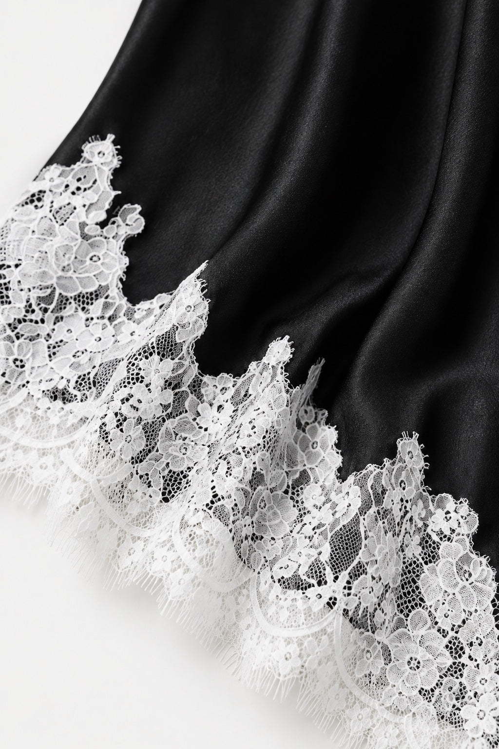 Jupe Sirène Satin et Dentelle — Noir — détail