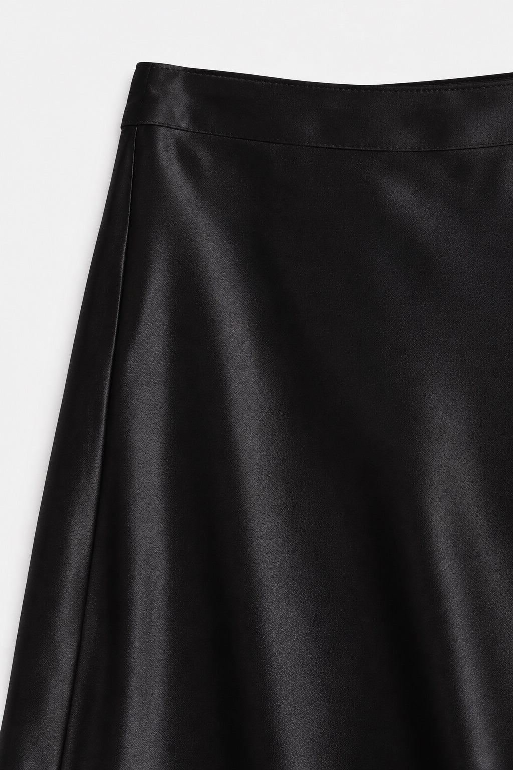 Jupe Midi Satinée — Noir — détail