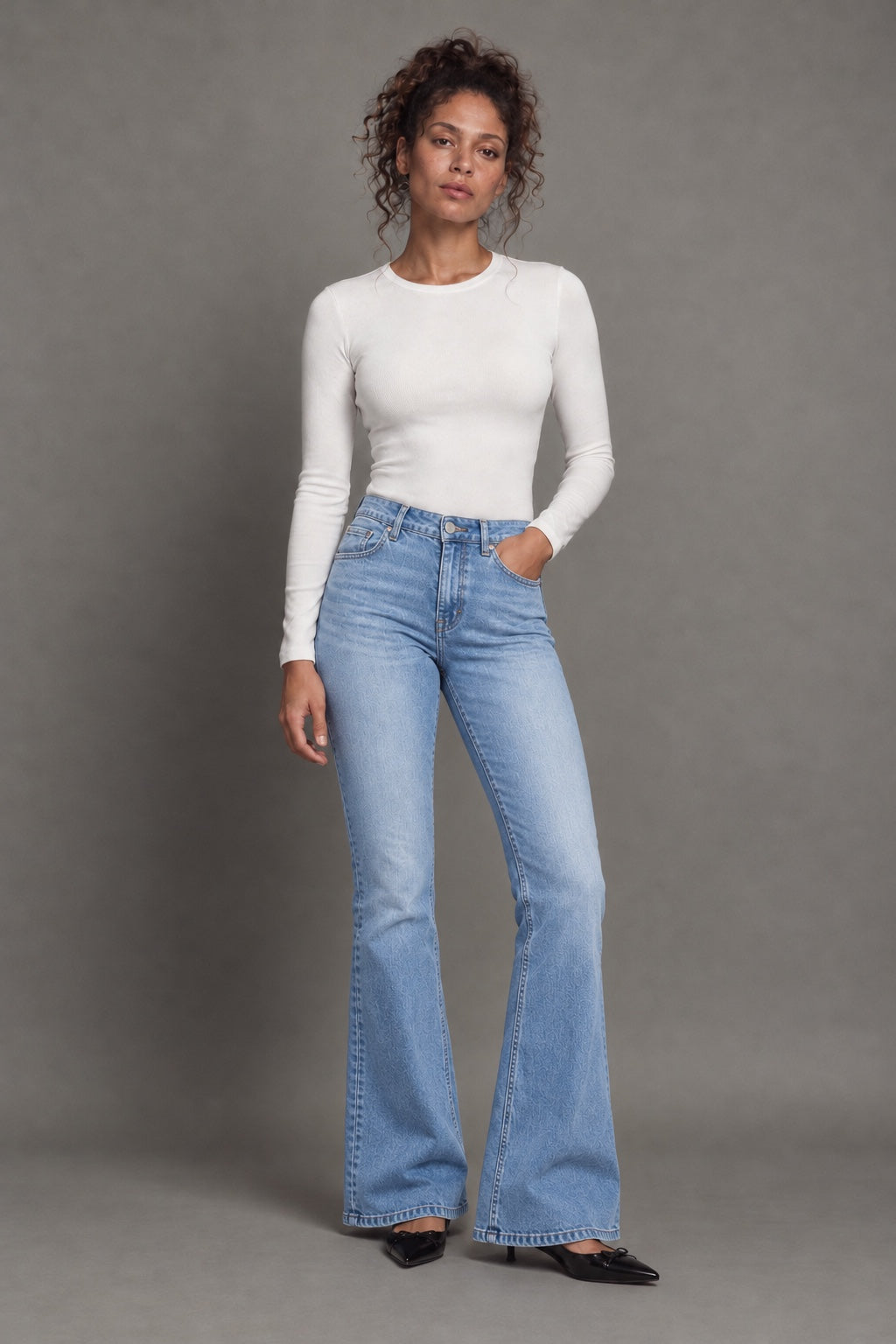 Jean Évasé Stretch — Bleu clair — porté · shoot